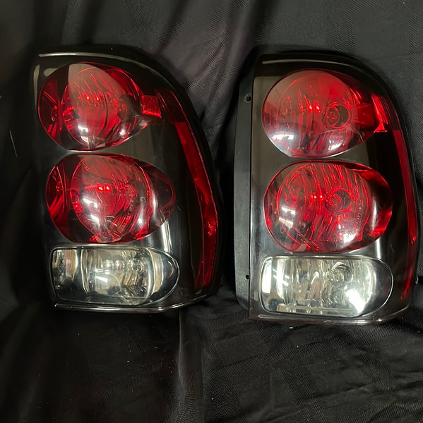 02-09 Chevy Trail Blazer Tail lamp