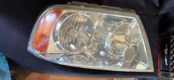 '02 Lincoln Navigator Headlamp R