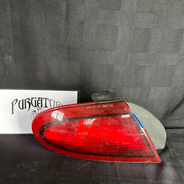 1995-1999 Pontiac Sunfire Left Taillamp