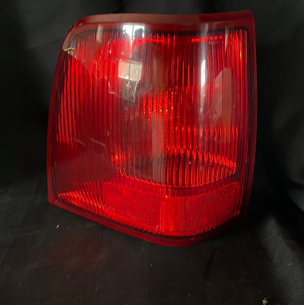 03 Lincoln Navigator Left Tail Lamp